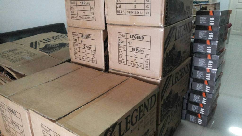 รองเท้าเชฟตี้